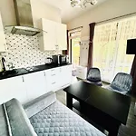 아파트 Royal Resident